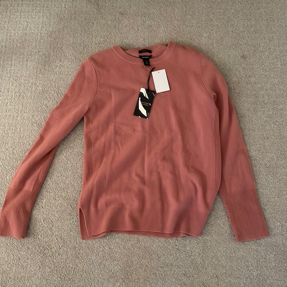 Mauve cashmere sweater.